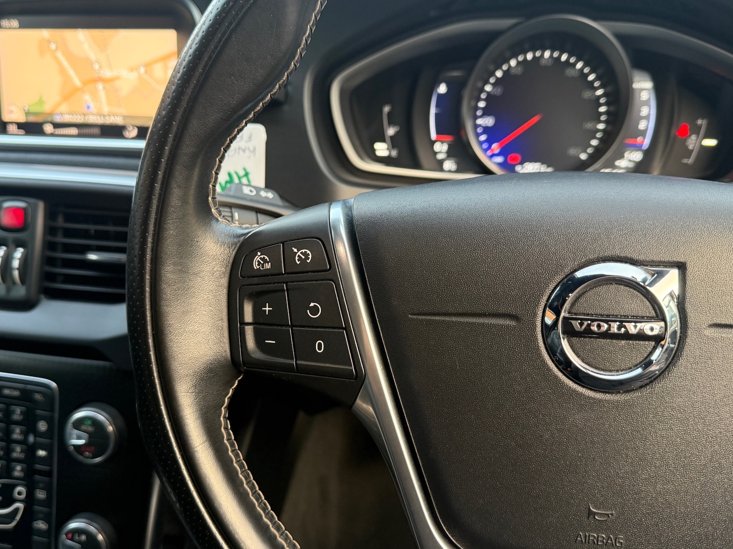 Used Volvo V40 2017 for sale - 77005548: Photo 20