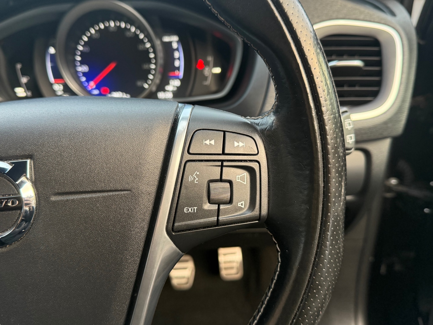 Used Volvo V40 2017 for sale - 77005548: Photo 21