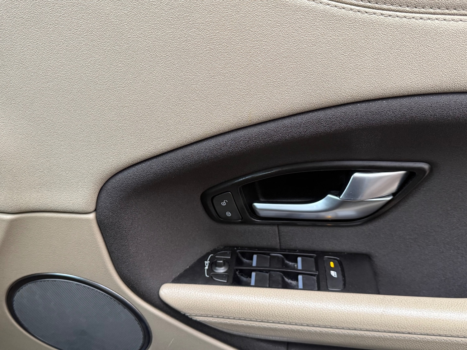 Used Land Rover Range Rover Evoque 2016 for sale - 76780400: Photo 28