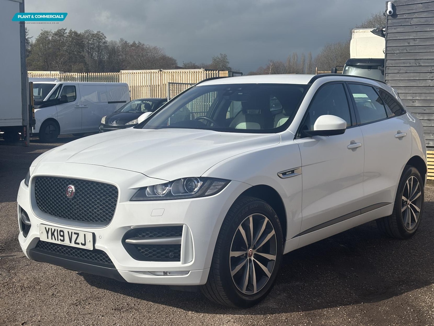 Used Jaguar F-Pace 2019 for sale - 77665279: Photo 2
