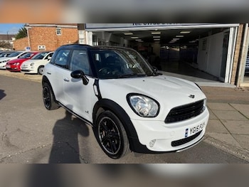 2015 (15) - 1.6 Cooper ALL4 5dr Auto