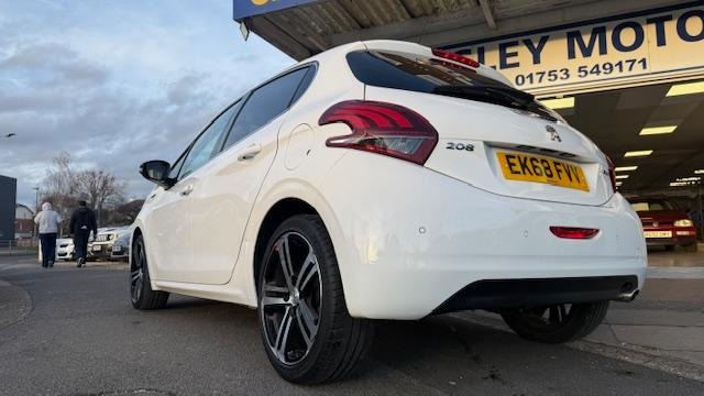 Used Peugeot 208 2018 for sale - 76971609: Photo 11