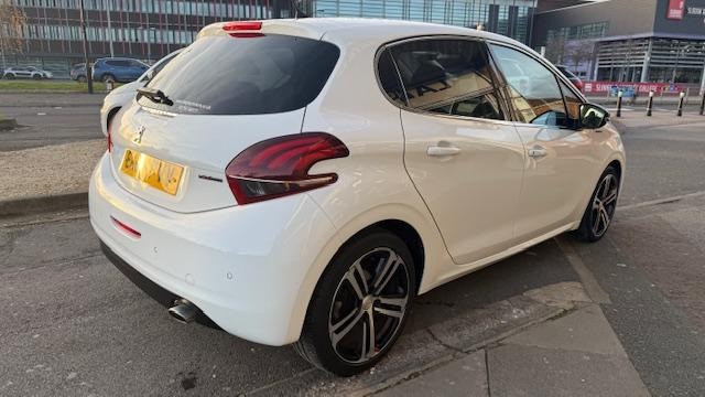 Used Peugeot 208 2018 for sale - 76971609: Photo 14