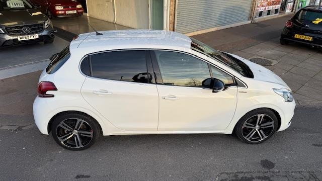 Used Peugeot 208 2018 for sale - 76971609: Photo 17