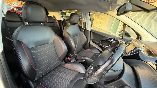 Used Peugeot 208 2018 for sale - 76971609: Photo 33