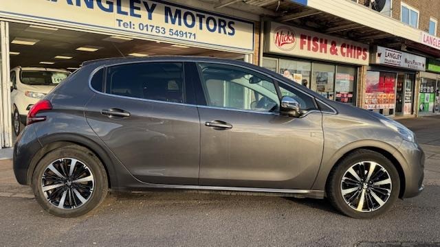 Used Peugeot 208 2019 for sale - 76798900: Photo 16