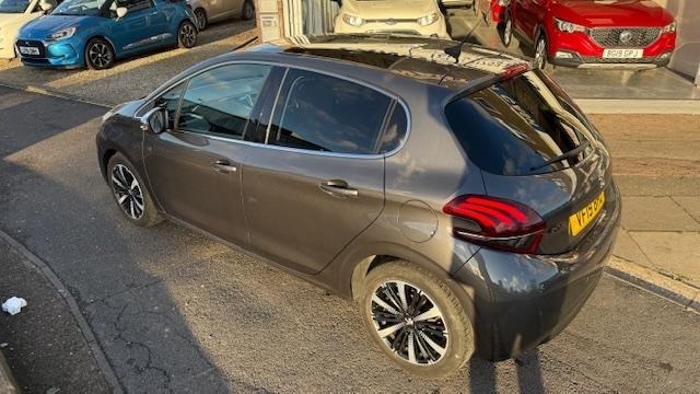 Used Peugeot 208 2019 for sale - 76798900: Photo 8