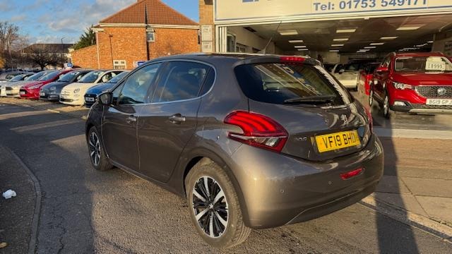 Used Peugeot 208 2019 for sale - 76798900: Photo 9