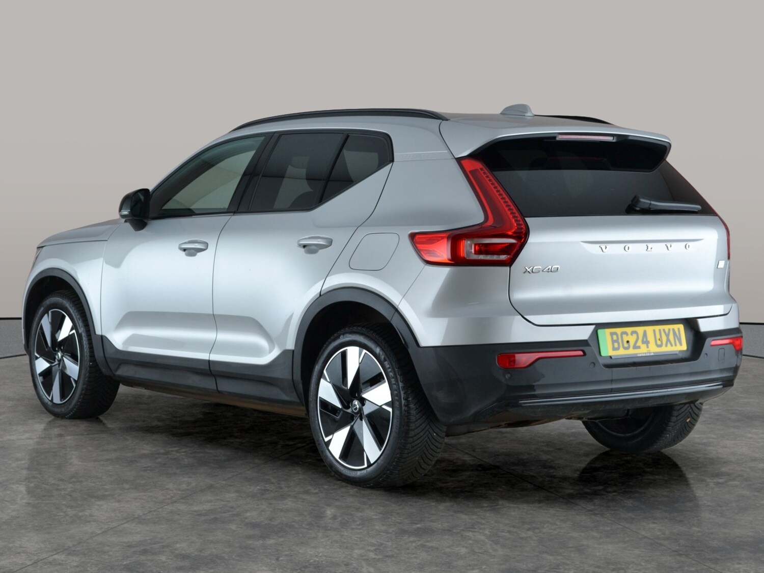 Used Volvo XC40 2024 for sale - 77493084: Photo 11
