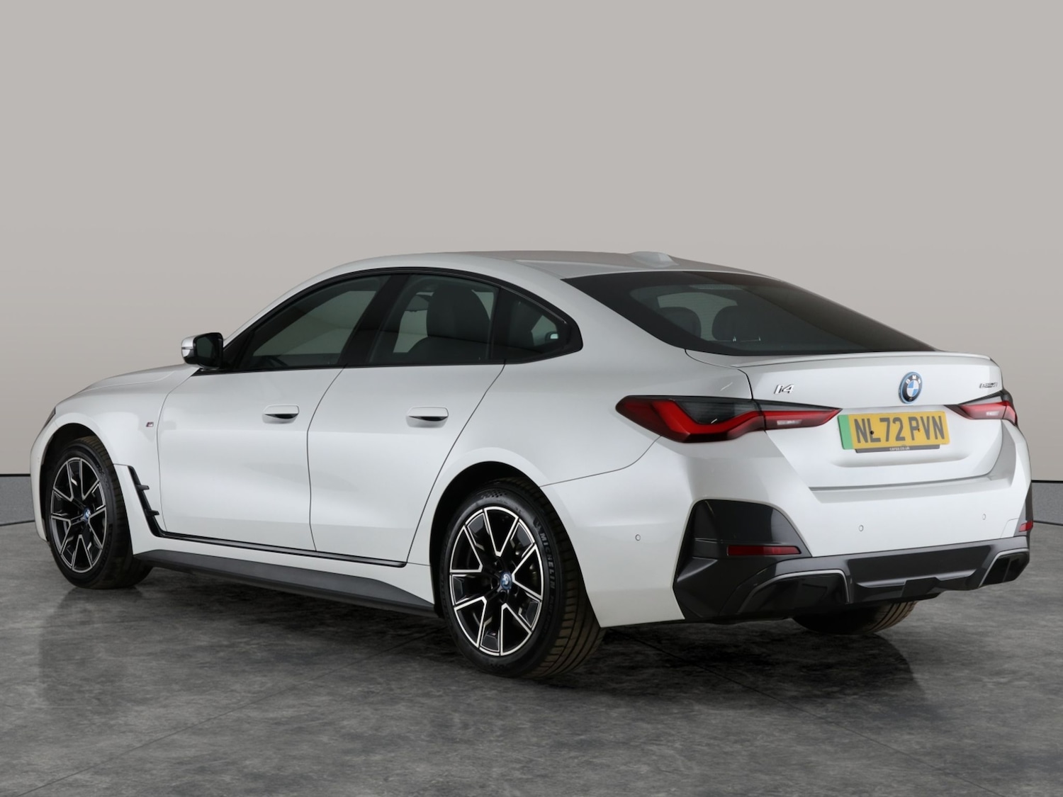 Used BMW i4 2022 for sale - 76182351: Photo 17