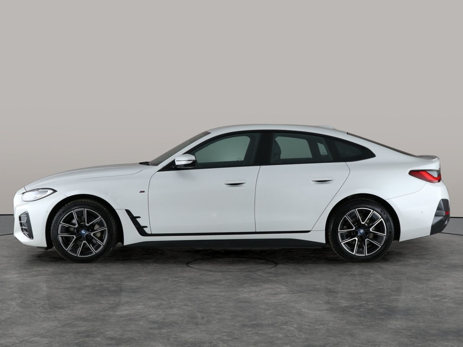 Used BMW i4 2022 for sale - 76182351: Photo 19
