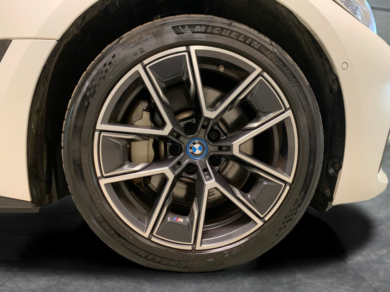 Used BMW i4 2022 for sale - 76182351: Photo 37