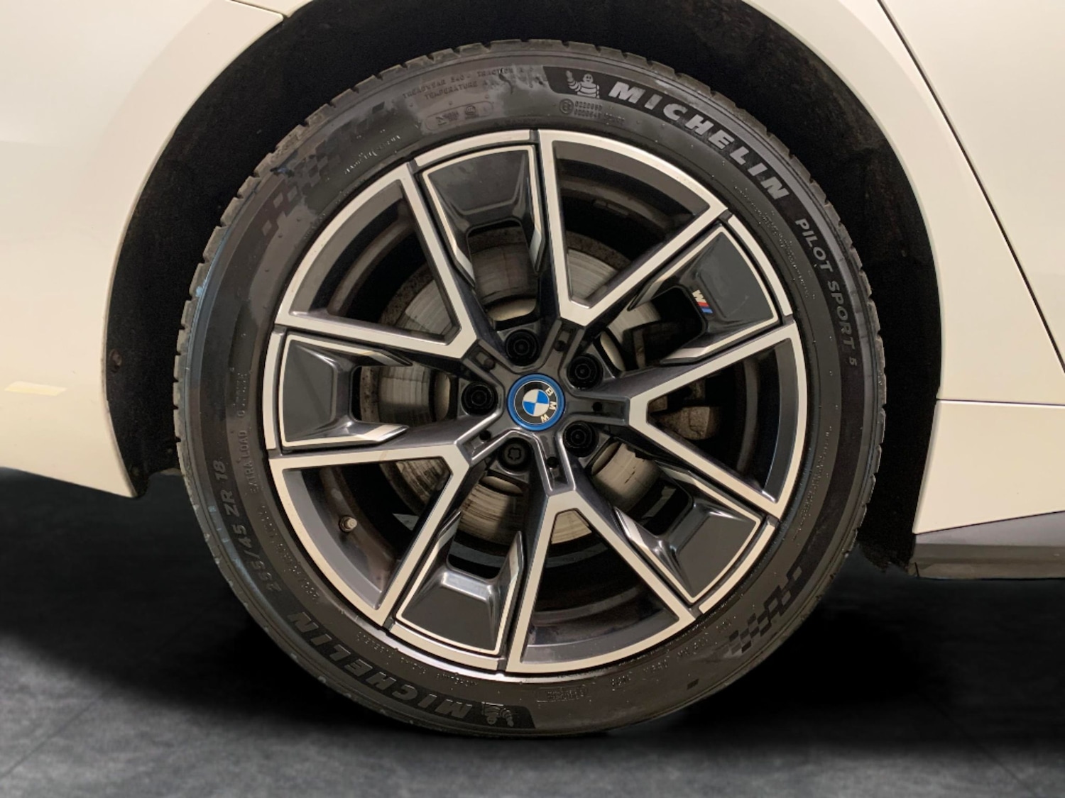 Used BMW i4 2022 for sale - 76182351: Photo 38