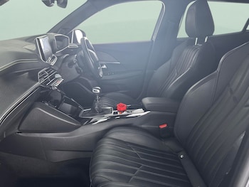 Used Peugeot 2008 2022 for sale - 79299984: Photo