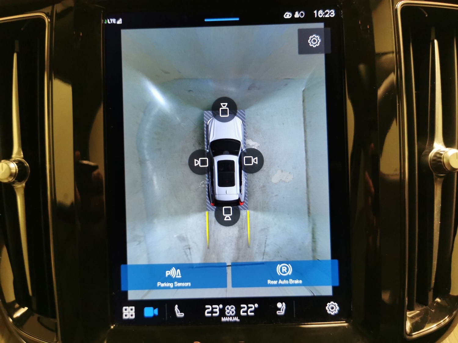 Used Volvo XC60 2023 for sale - 77899136: Photo 7