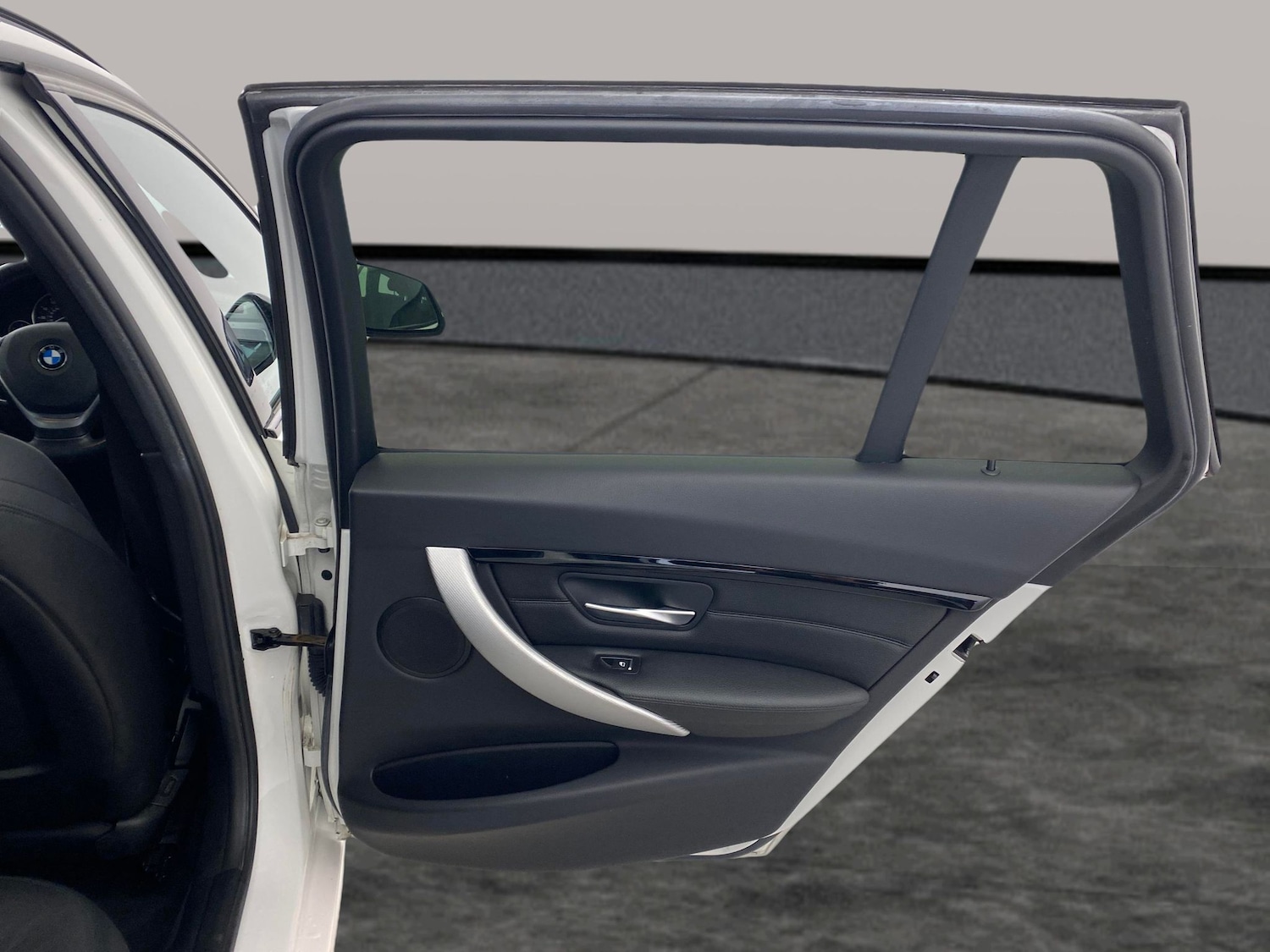 Used BMW 3 Series 2018 for sale - 77802990: Photo 26