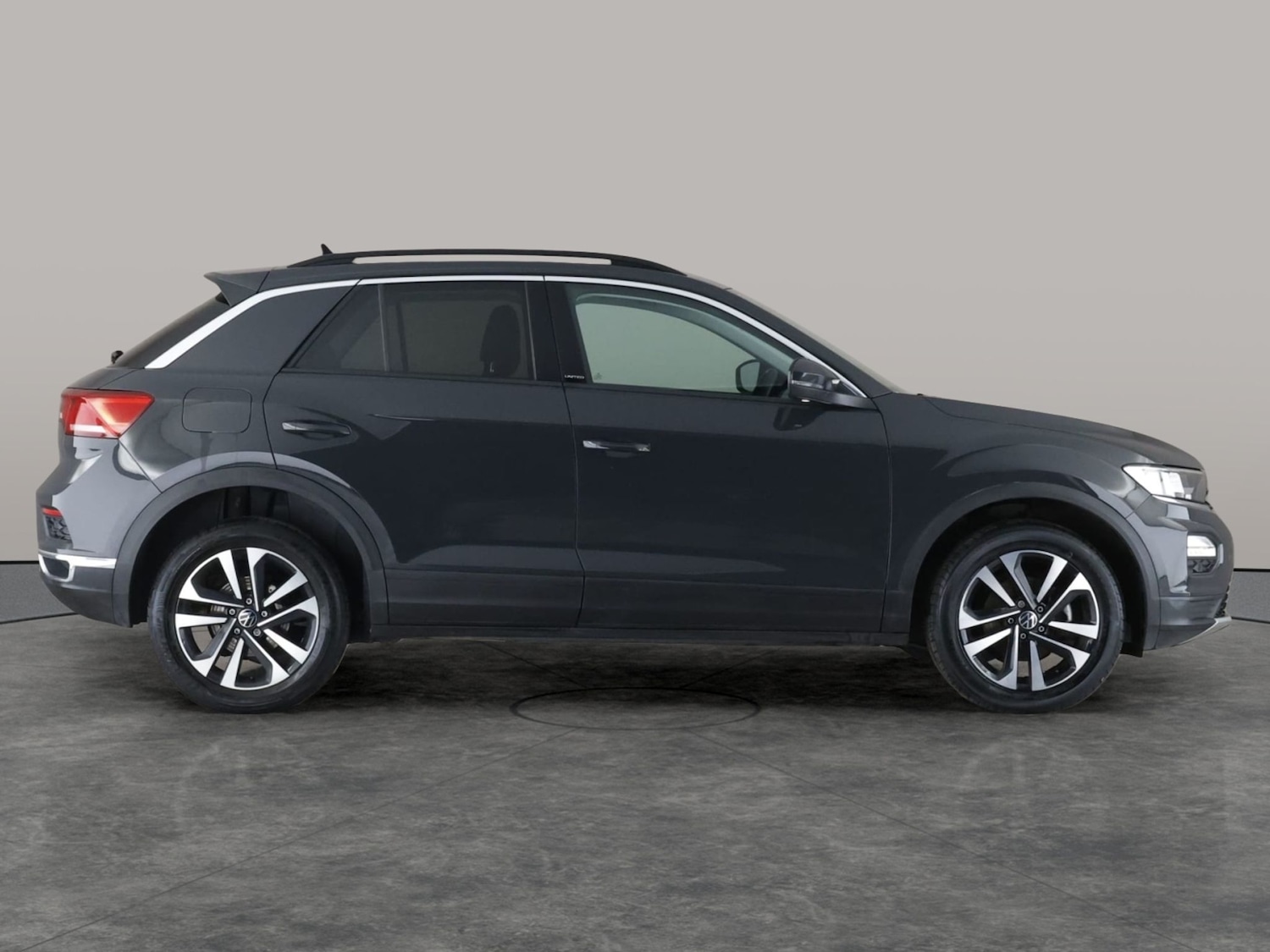 Used Volkswagen T-Roc 2021 for sale - 76557195: Photo 16