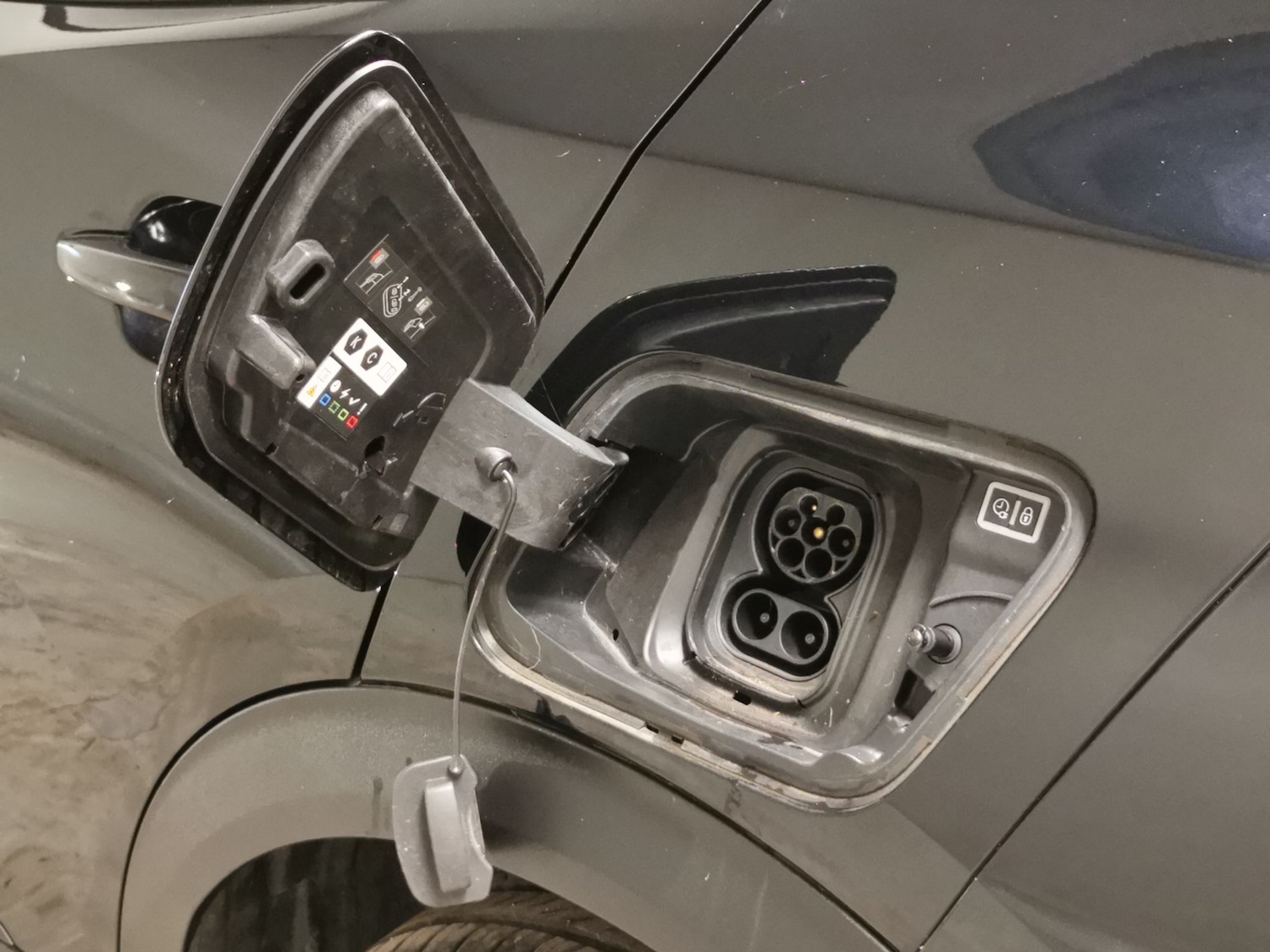 Used Peugeot E-2008 2021 for sale - 77076098: Photo 30