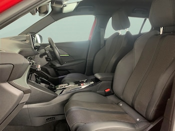 Used Peugeot E-2008 2022 for sale - 79538252: Photo