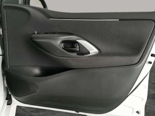 Used Toyota Yaris 2023 for sale - 76194326: Photo 33