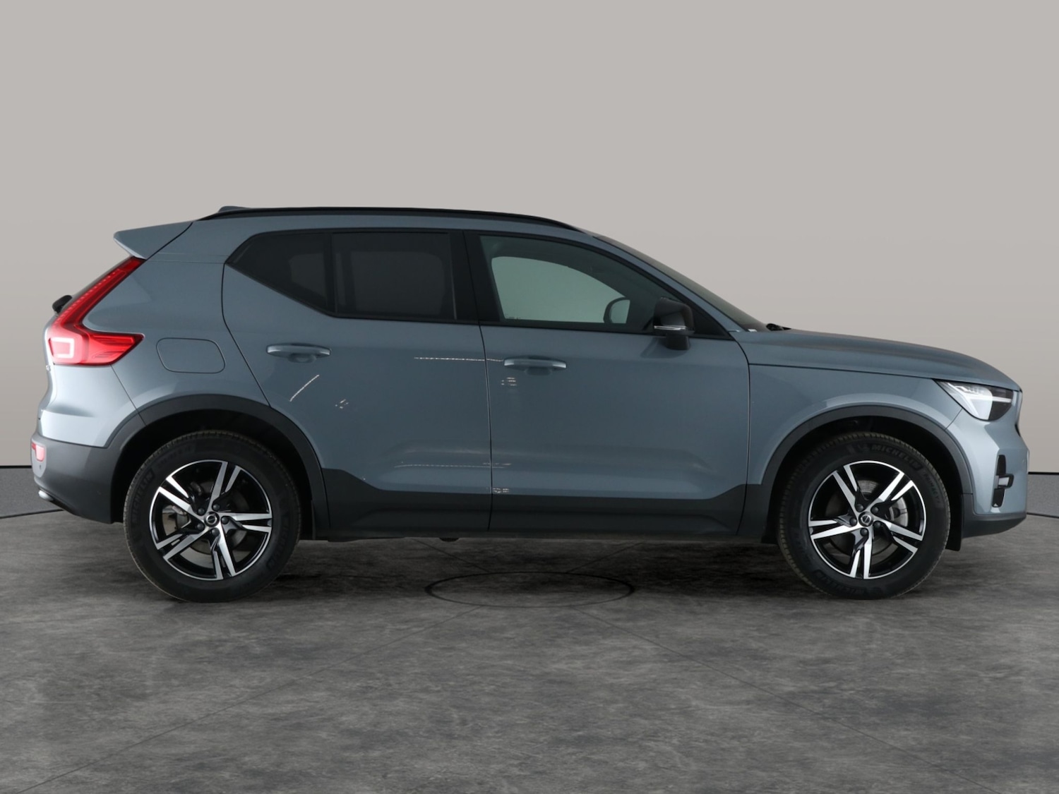 Used Volvo XC40 2023 for sale - 76519556: Photo 10