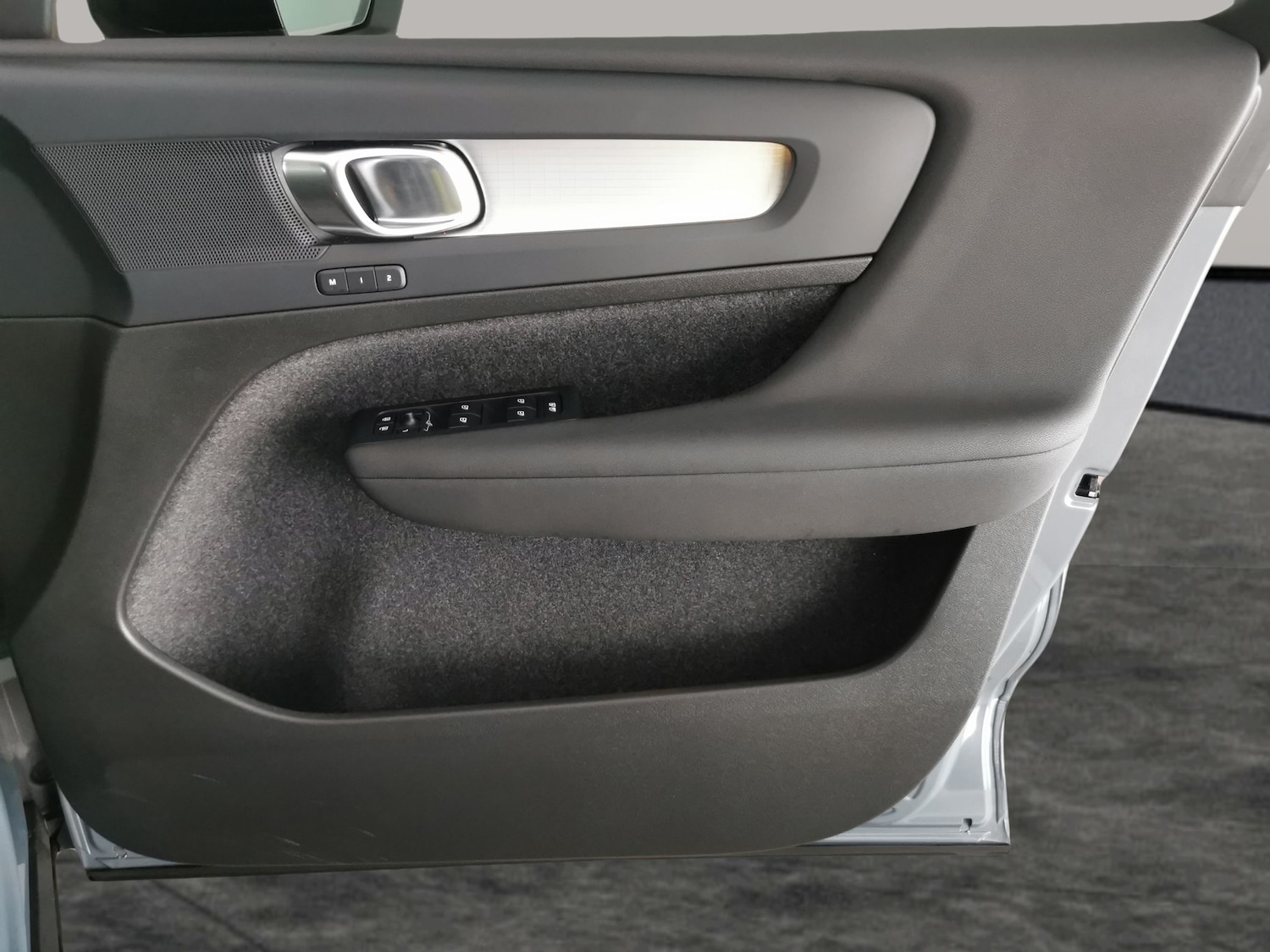 Used Volvo XC40 2023 for sale - 76519556: Photo 32