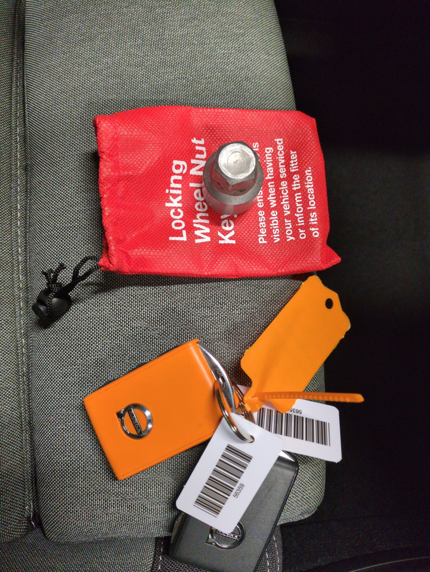 Used Volvo XC40 2023 for sale - 76519556: Photo 33