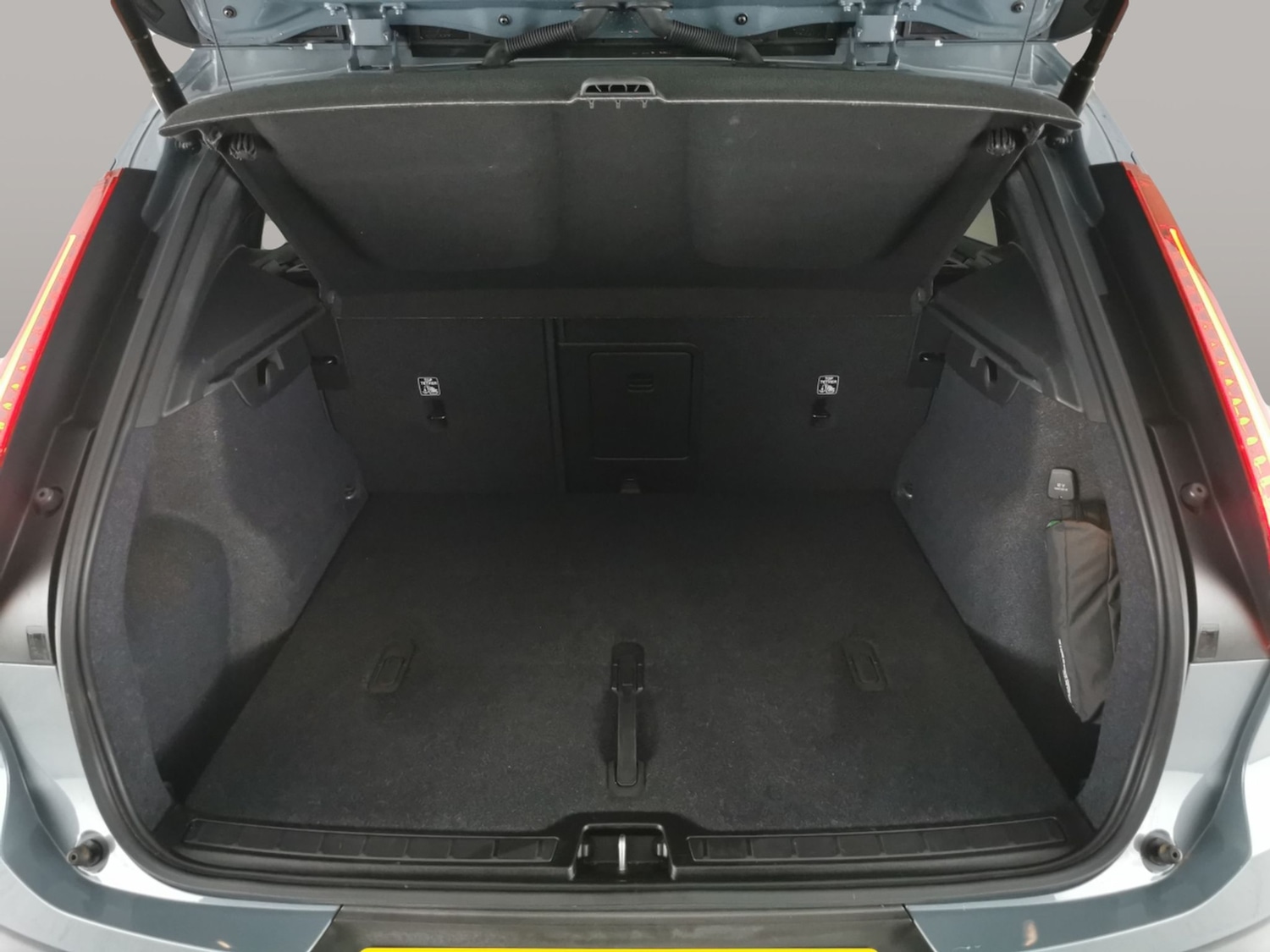 Used Volvo XC40 2023 for sale - 76519556: Photo 35