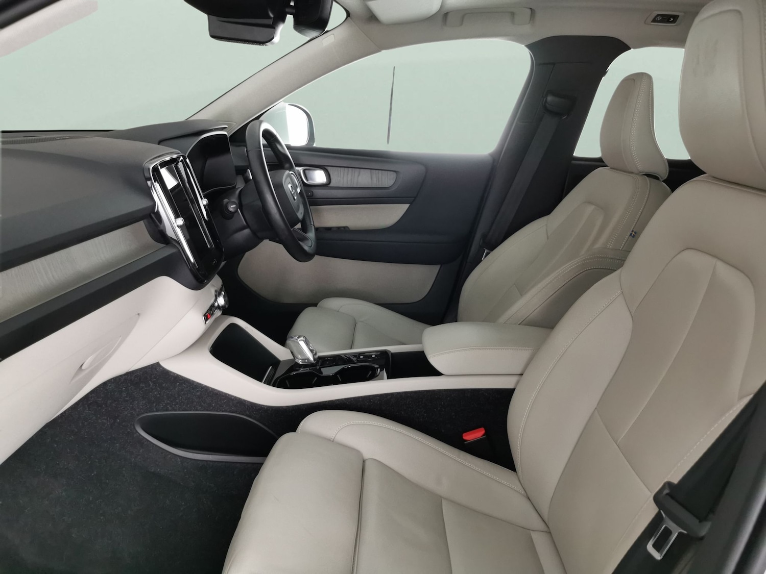 Used Volvo XC40 for sale - 77245891: Photo 4