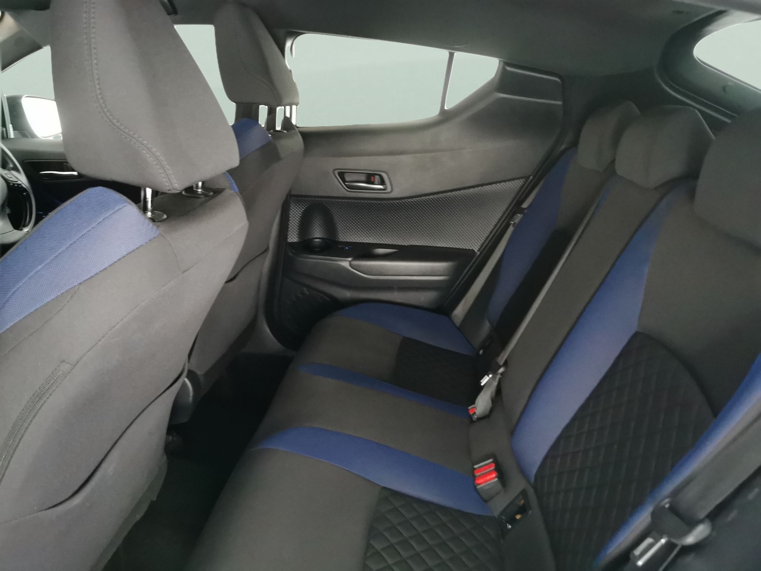 Used Toyota C-HR for sale - 76827074: Photo 24