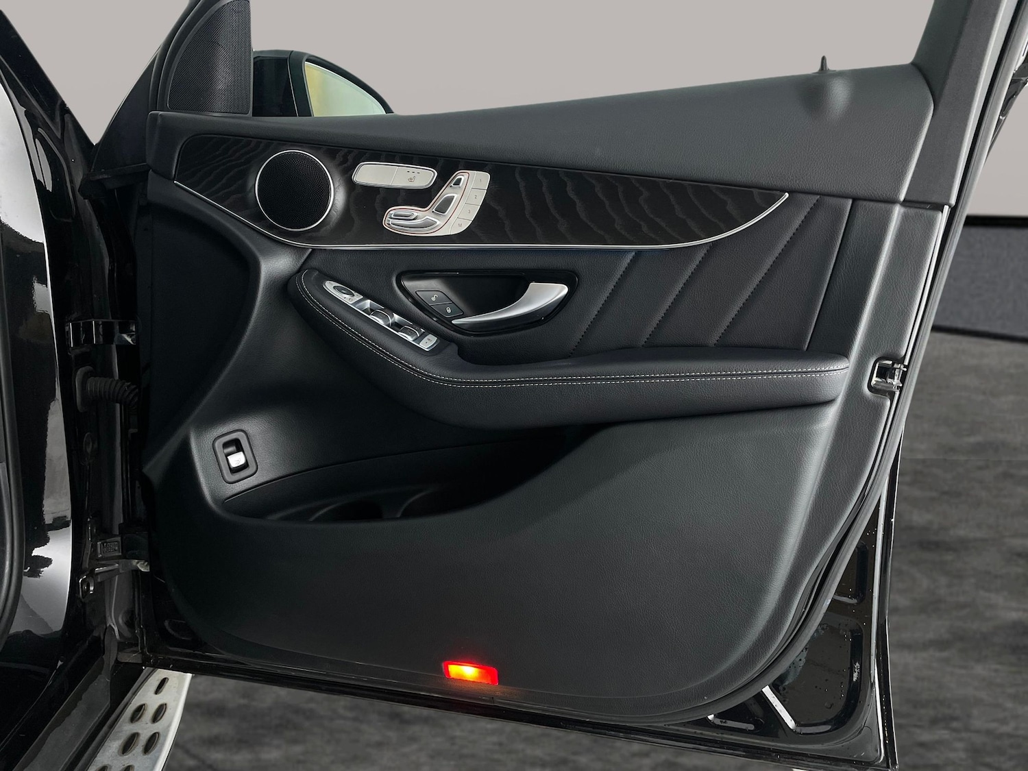 Used Mercedes-Benz GLC 2018 for sale - 77234329: Photo 32