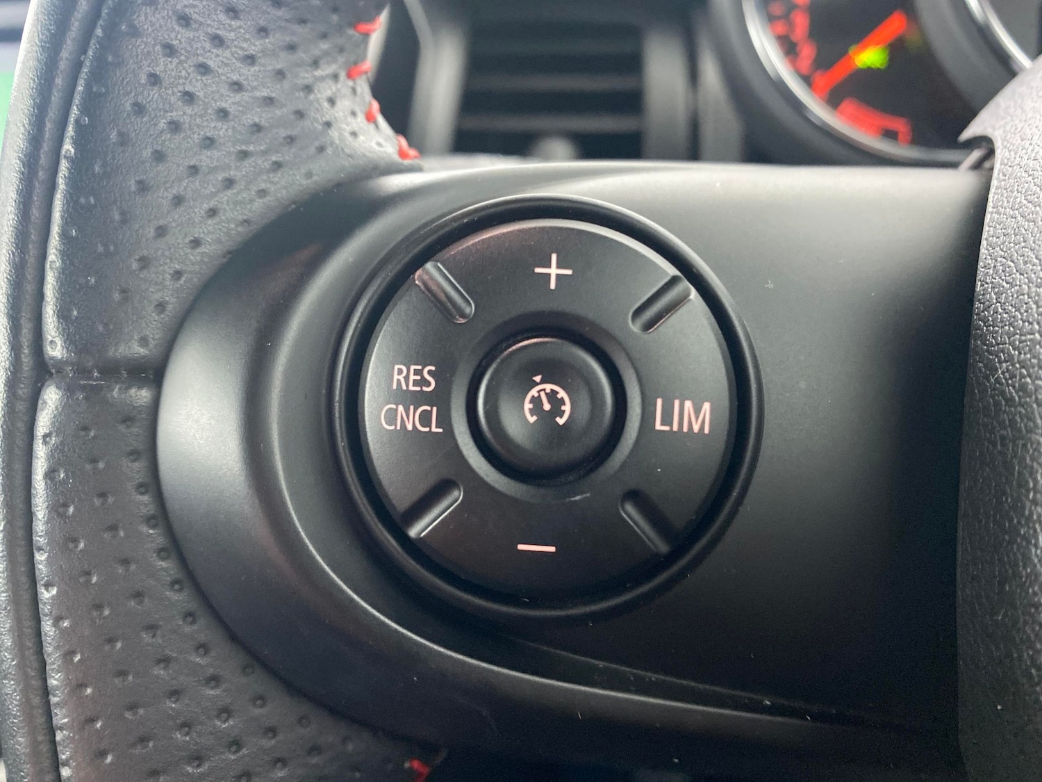 Used MINI Convertible 2019 for sale - 78095623: Photo 18