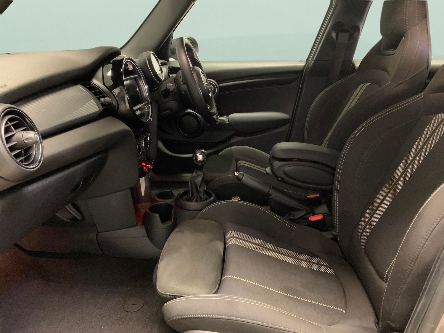 Used MINI Hatch 2019 for sale - 77234375: Photo 4