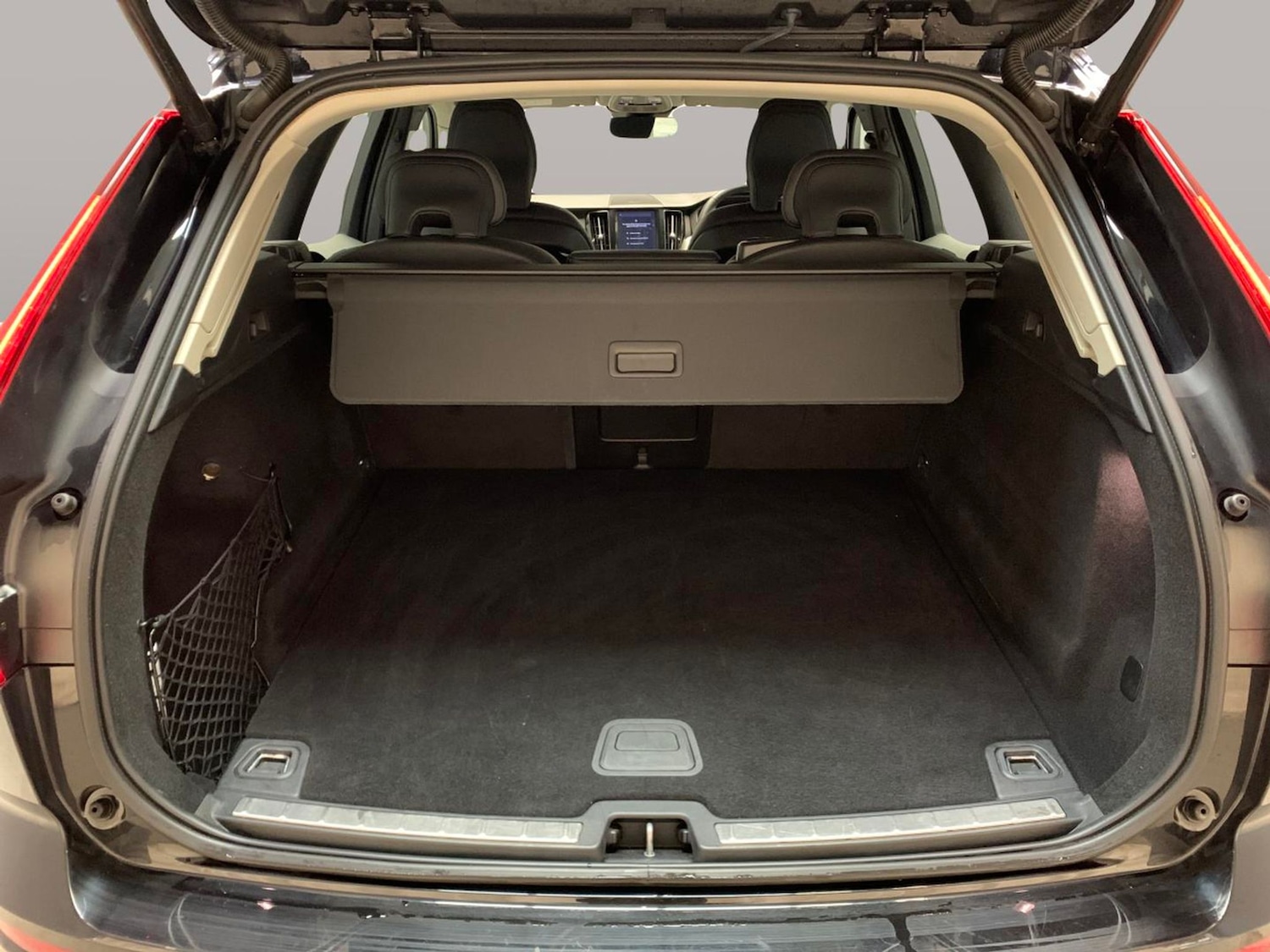 Used Volvo XC60 2023 for sale - 77043427: Photo 32