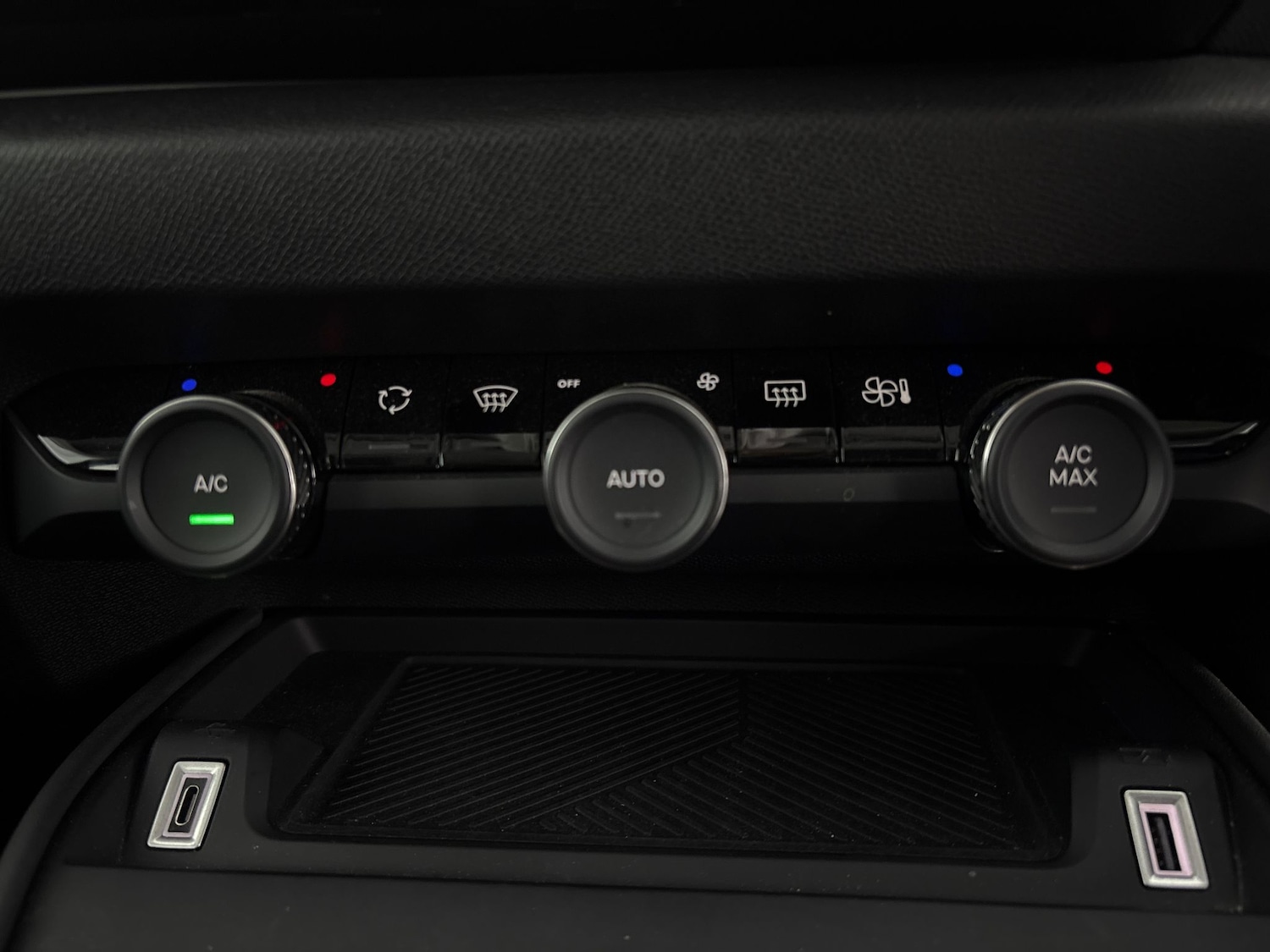 Used Citroen C4 2022 for sale - 76459404: Photo 21