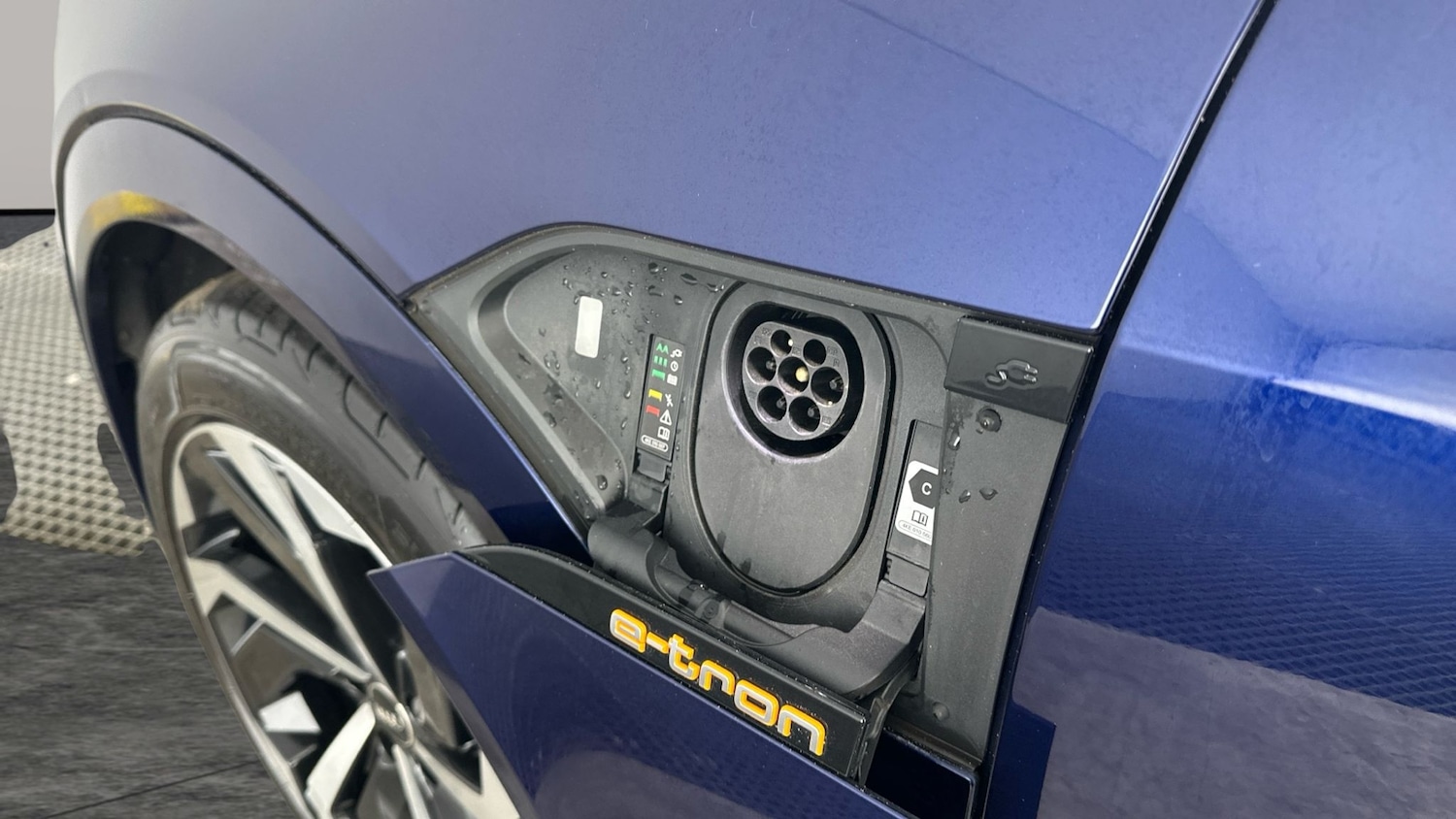 Used Audi e-tron 2022 for sale - 76577970: Photo 12