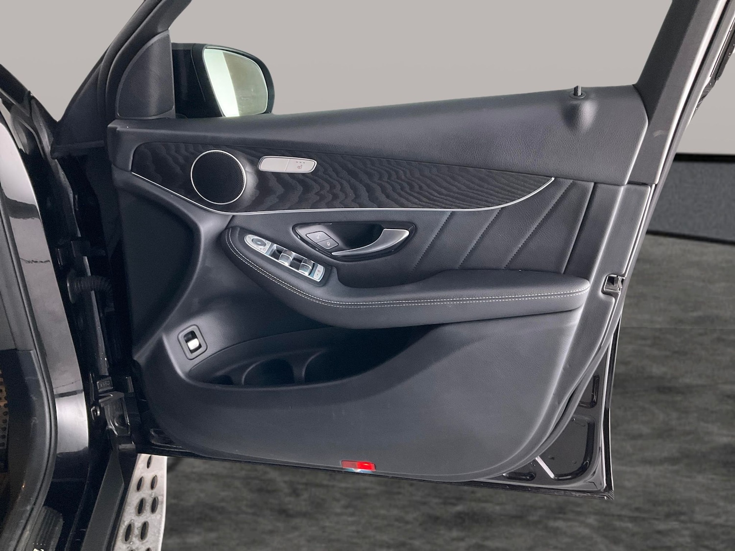 Used Mercedes-Benz GLC 2019 for sale - 76663431: Photo 33