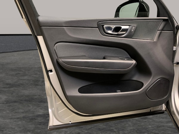 Used Volvo XC60 2019 for sale - 76312750: Photo 37
