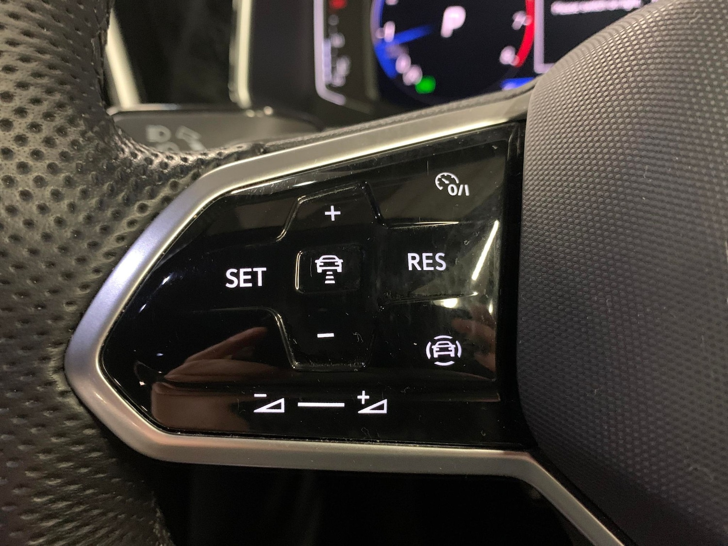 Used Volkswagen T-Roc 2023 for sale - 76931926: Photo 21