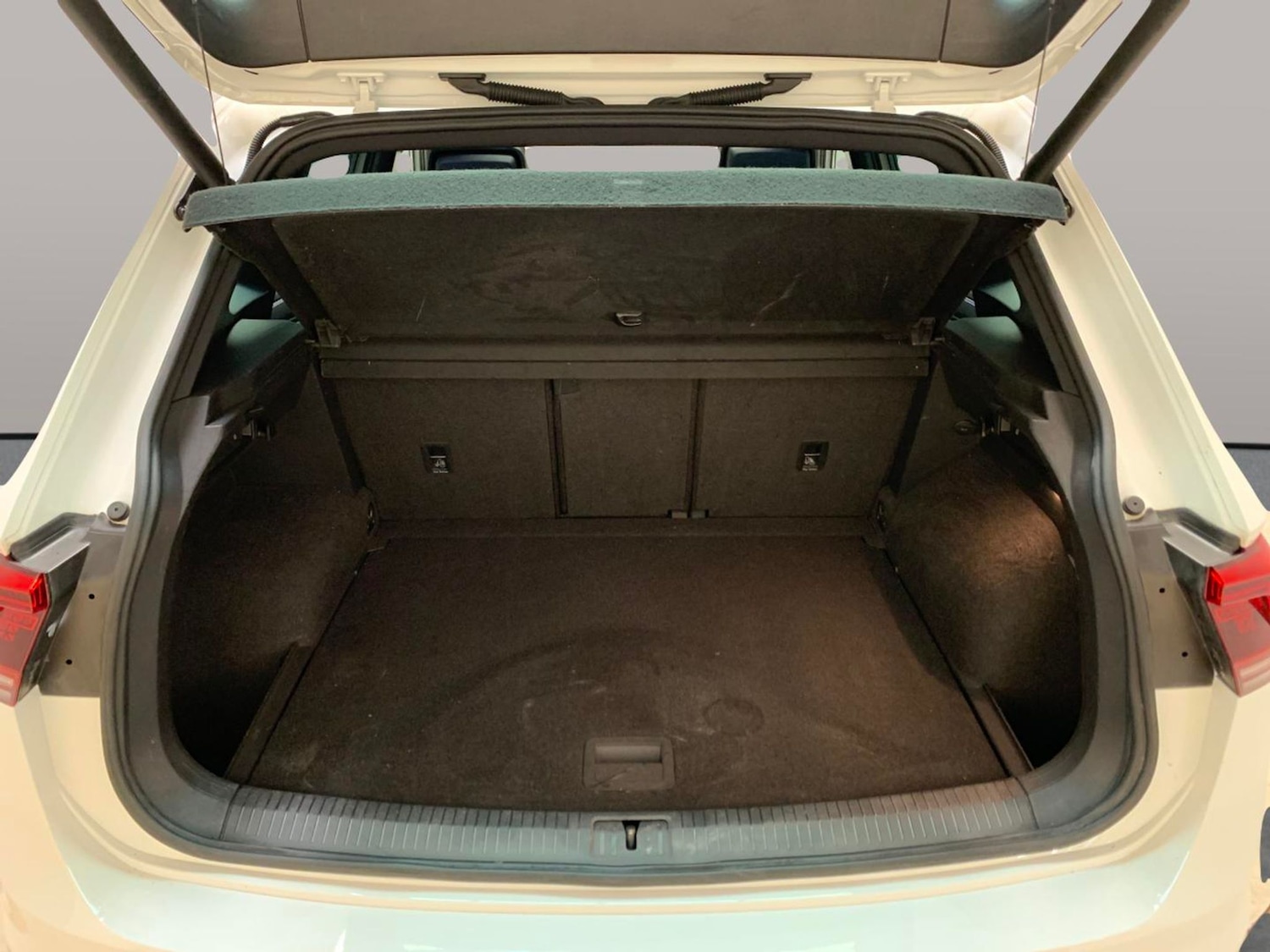 Used Volkswagen Tiguan 2020 for sale - 76946613: Photo 34