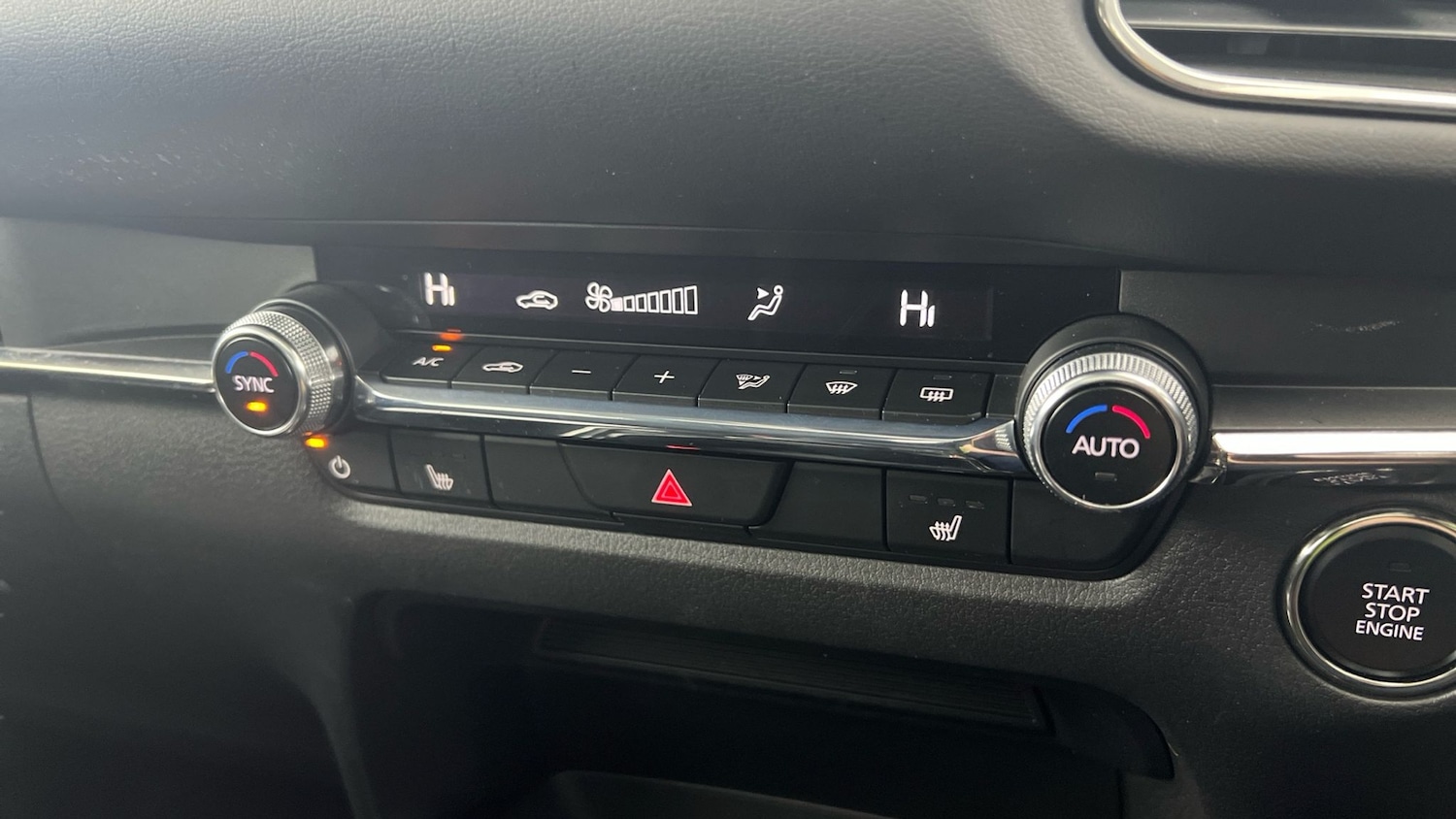 Used Mazda CX-30 2023 for sale - 76946628: Photo 25