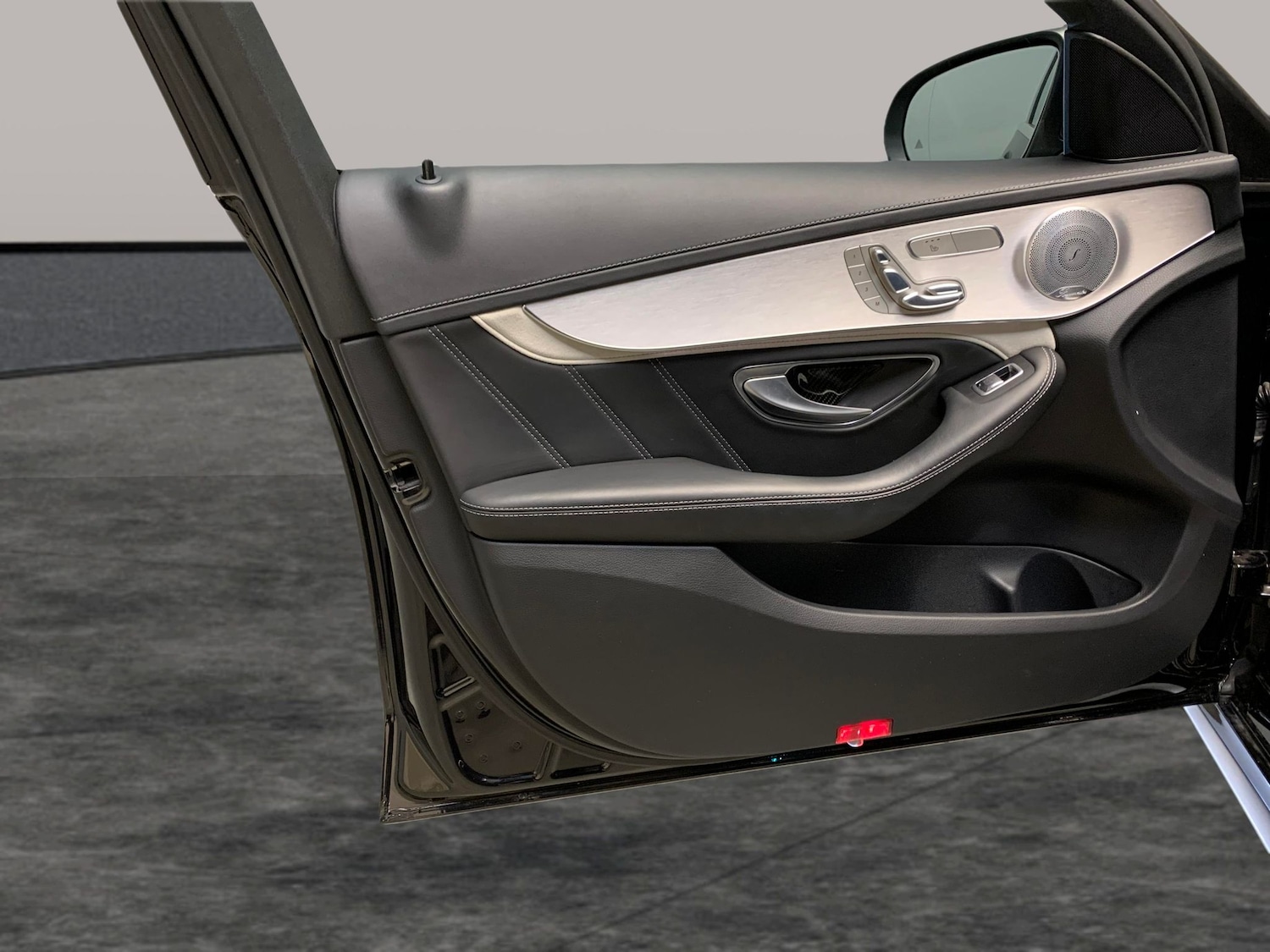 Used Mercedes-Benz C Class 2017 for sale - 76875370: Photo 37