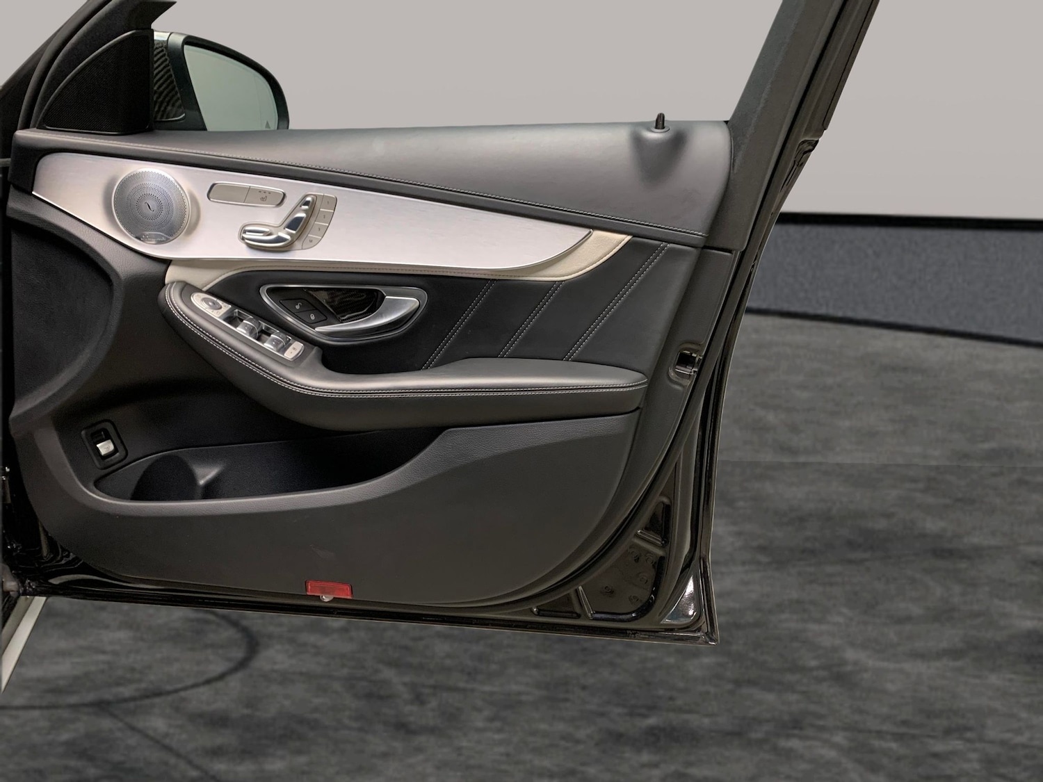 Used Mercedes-Benz C Class 2017 for sale - 76875370: Photo 40