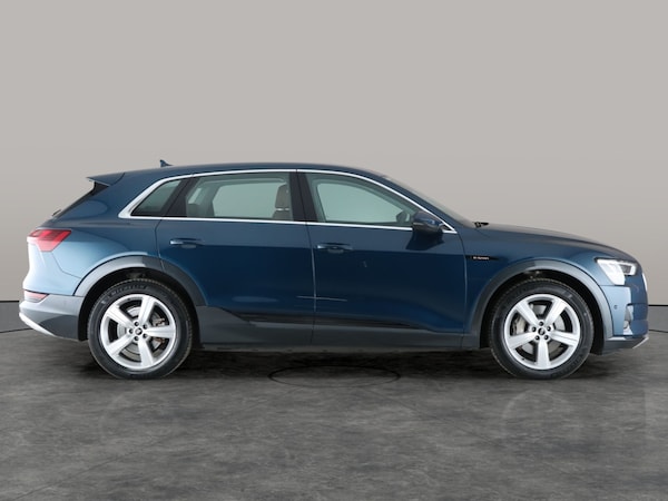 Used Audi e-tron 2021 for sale - 76240913: Photo 14