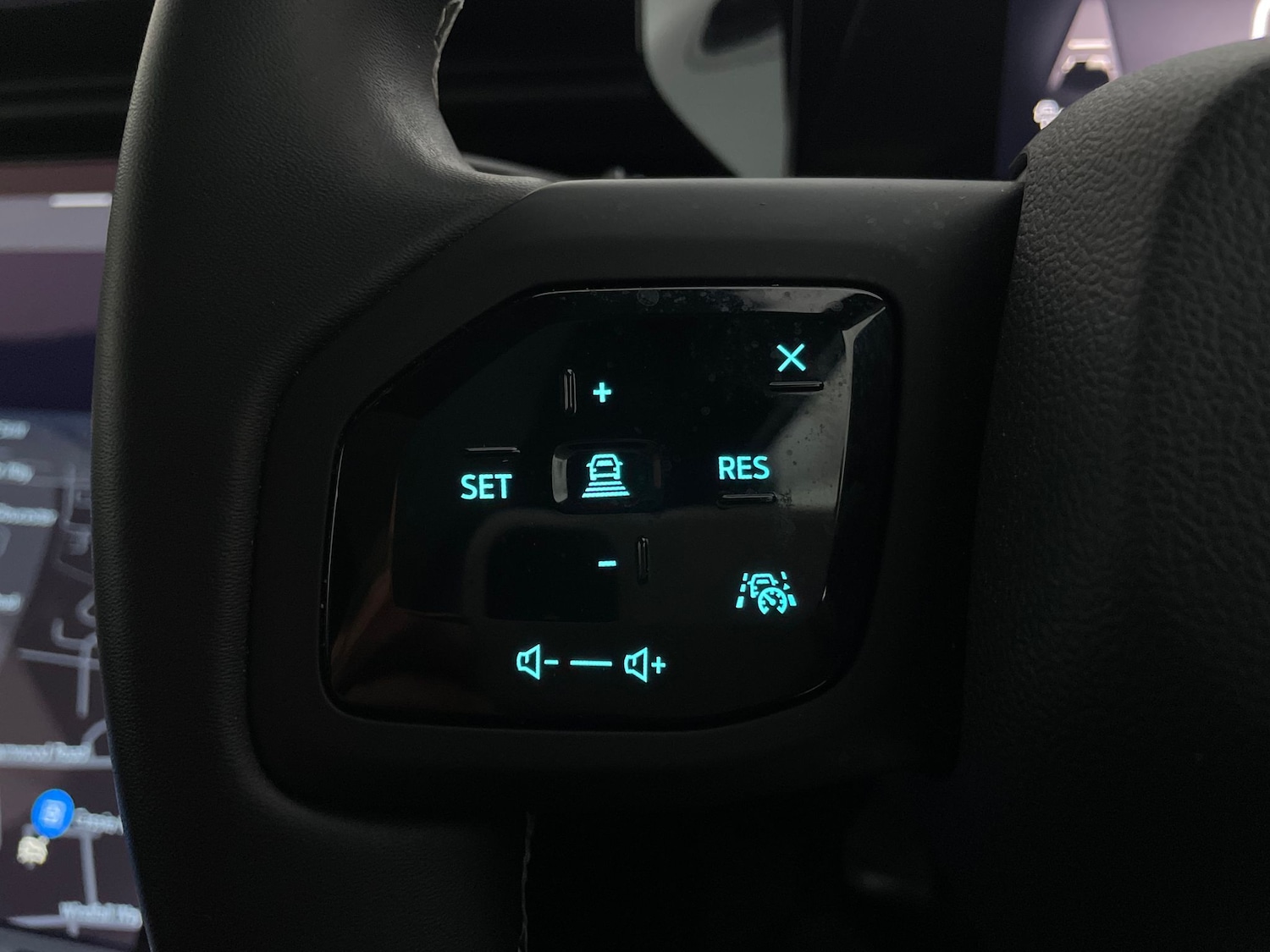 Used Ford Explorer 2024 for sale - 77702957: Photo 30