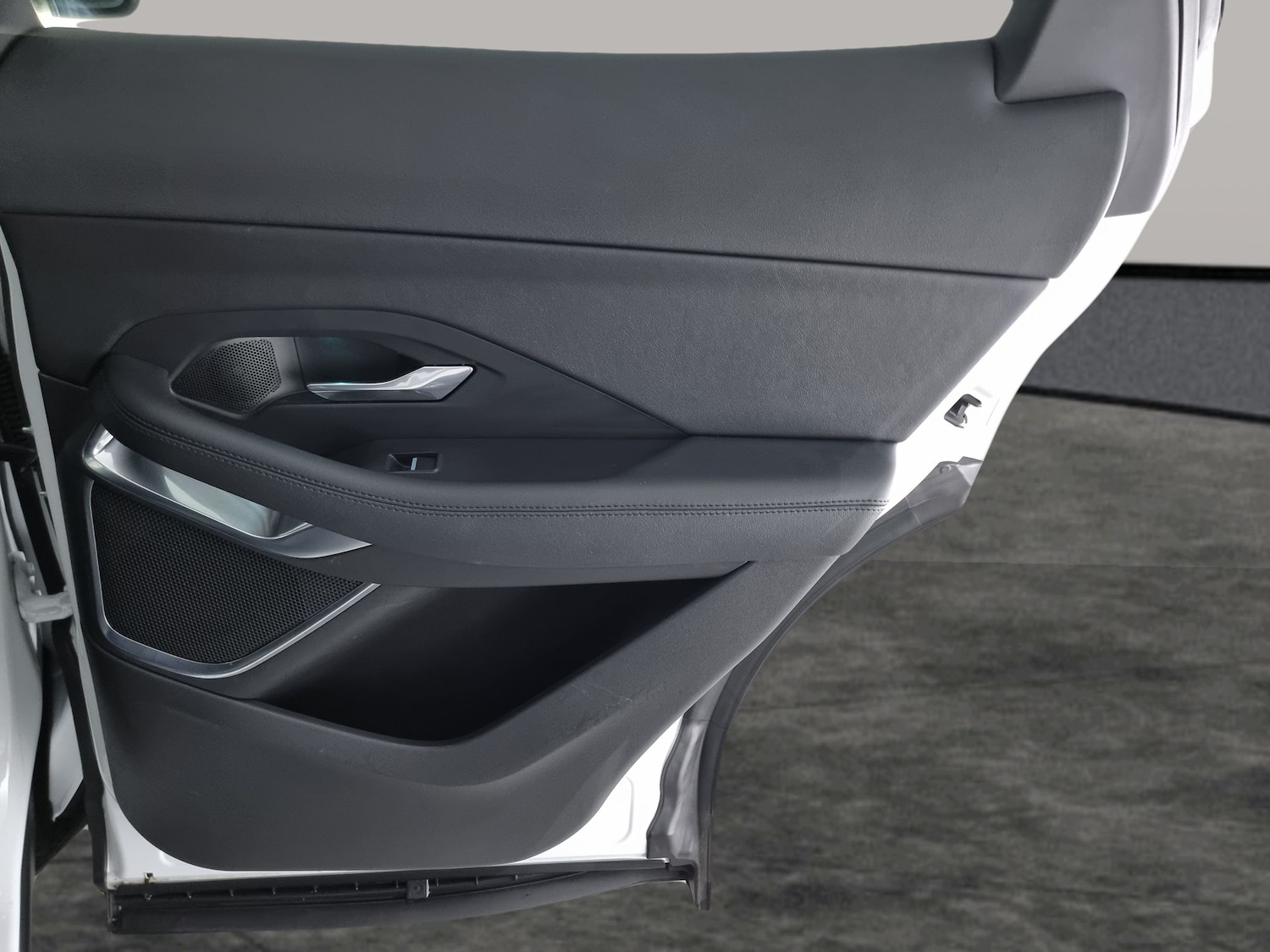 Used Jaguar E-Pace 2018 for sale - 76845820: Photo 33