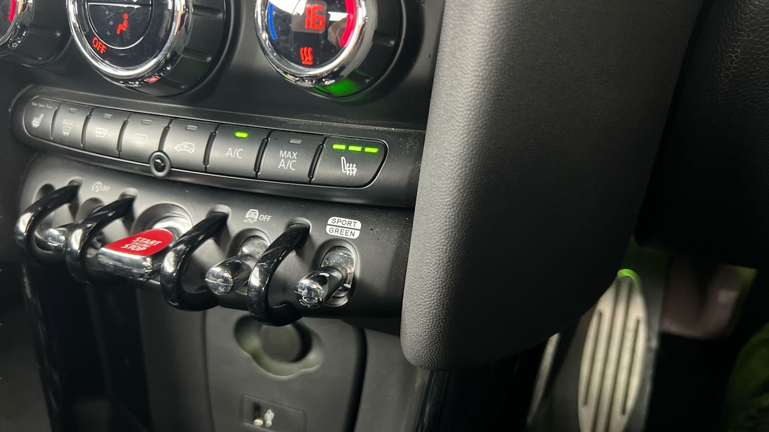 Used MINI Convertible 2019 for sale - 77248504: Photo 28