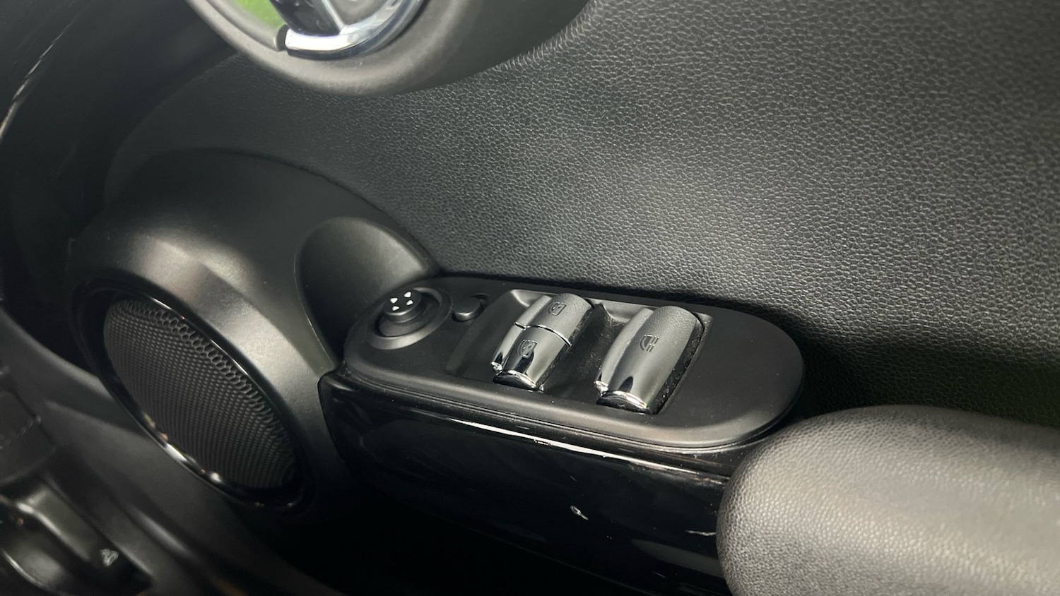 Used MINI Convertible 2019 for sale - 77248504: Photo 32