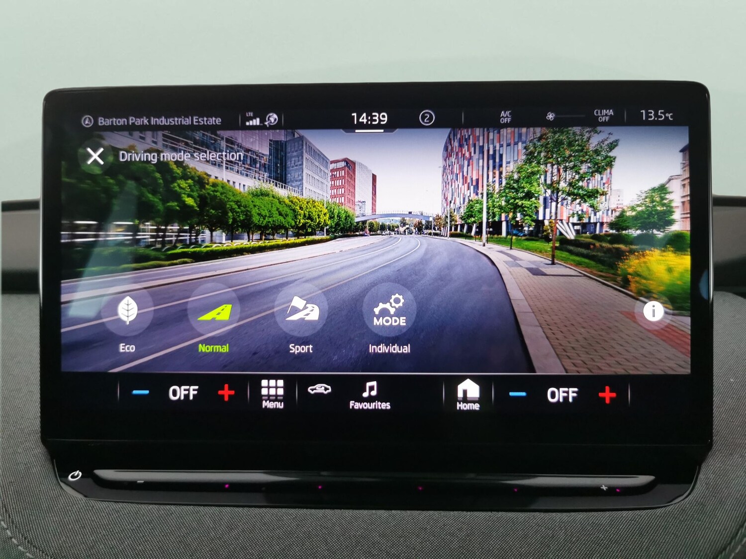 Used Skoda Enyaq 2023 for sale - 78132546: Photo 17