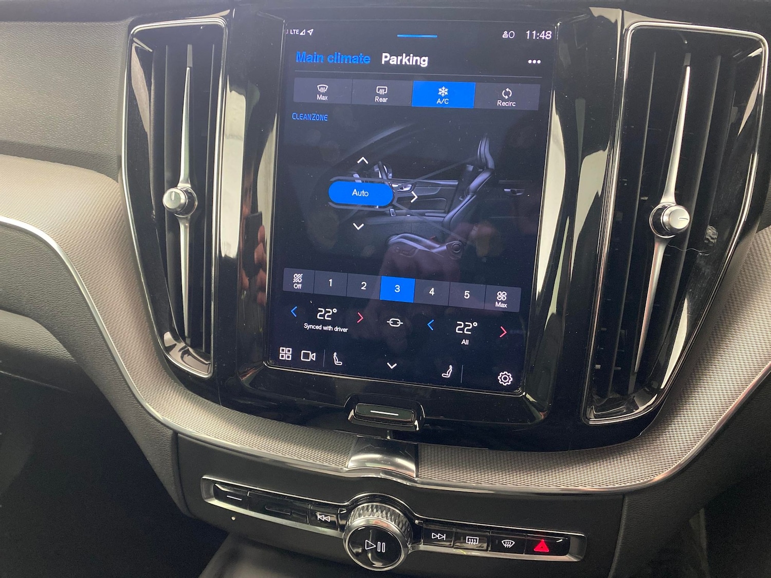 Used Volvo XC60 2021 for sale - 77460878: Photo 16